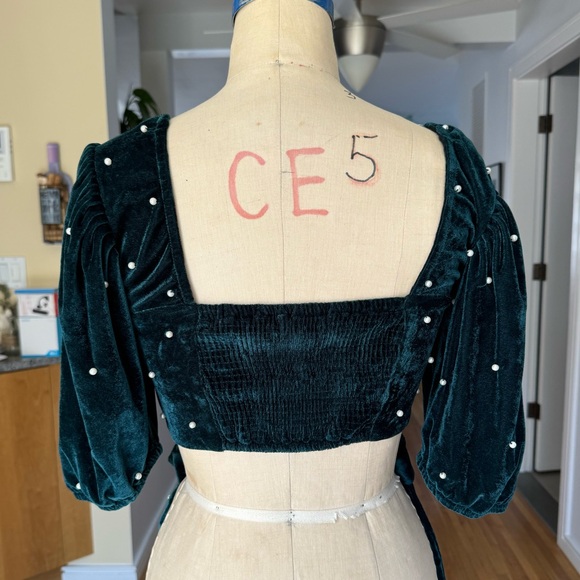 UO Perla Embellished Emerald Velvet Set - Picture 4 of 10